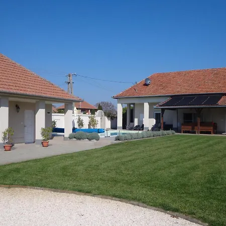 Ferienhaus Het Herenhuis Poroszló